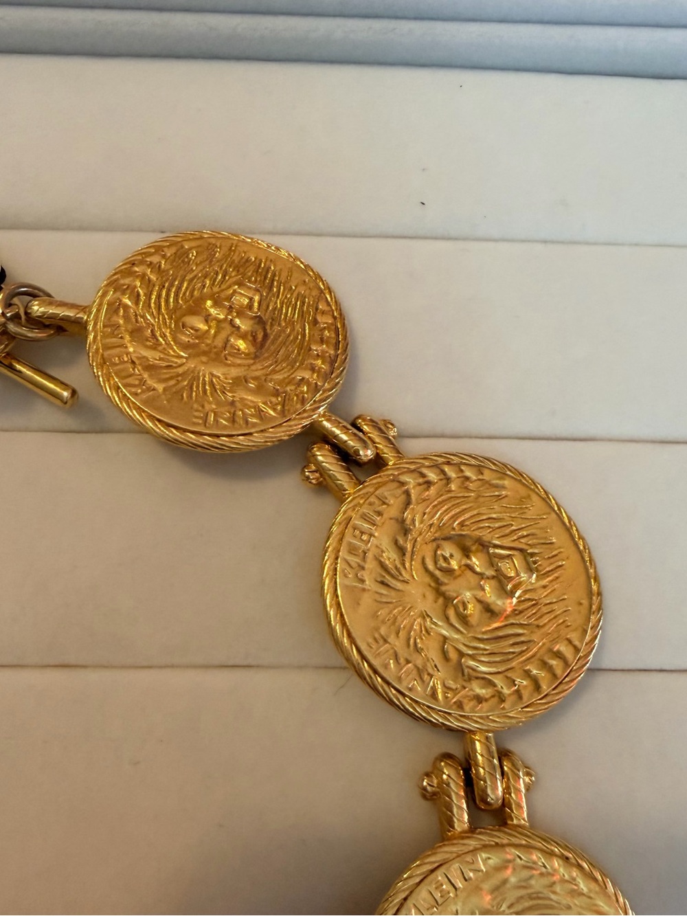 Vintage Anne Klein Gold Tone Lion Medallion Statement Necklace Toggle Clasp NWT - Picture 6 of 13